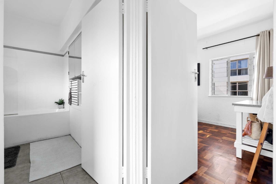 1 Bedroom Property for Sale in Green Point Western Cape
